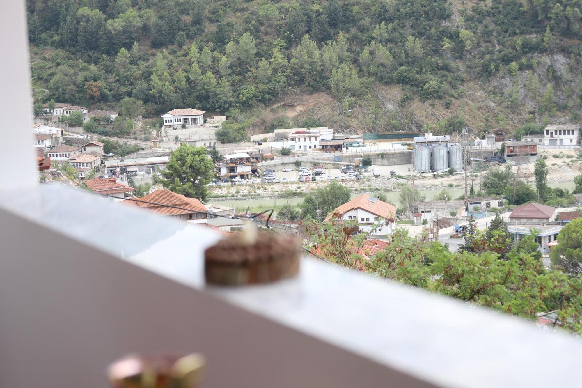 Vila Toska Berat Exteriér fotografie