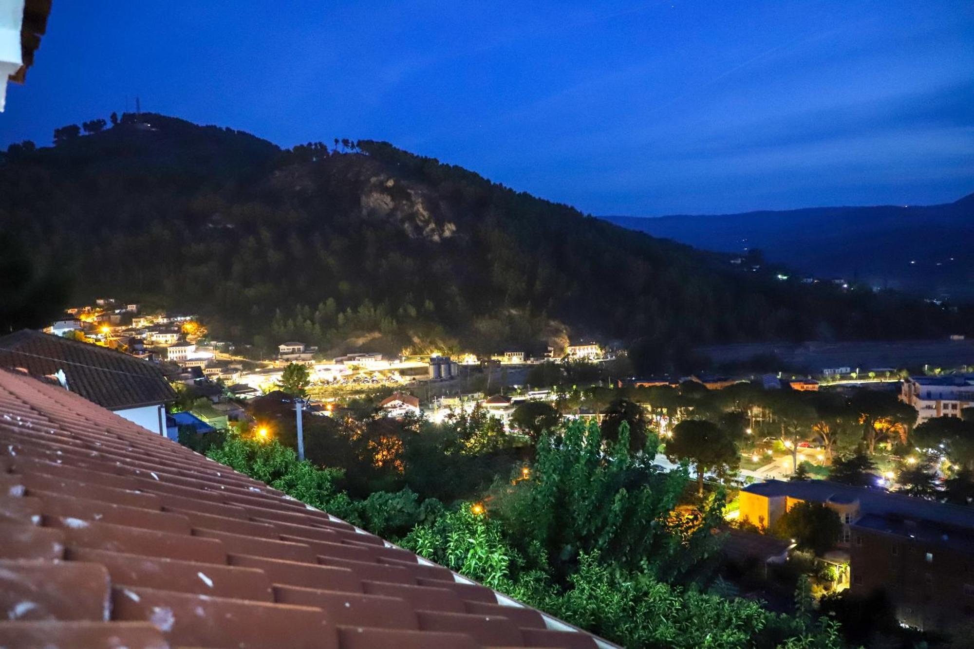 Vila Toska Berat Exteriér fotografie