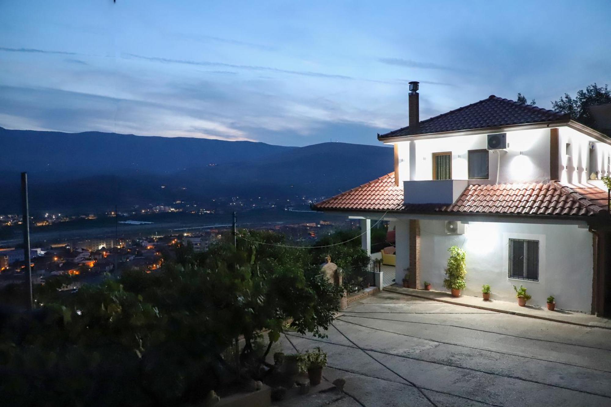 Vila Toska Berat Exteriér fotografie