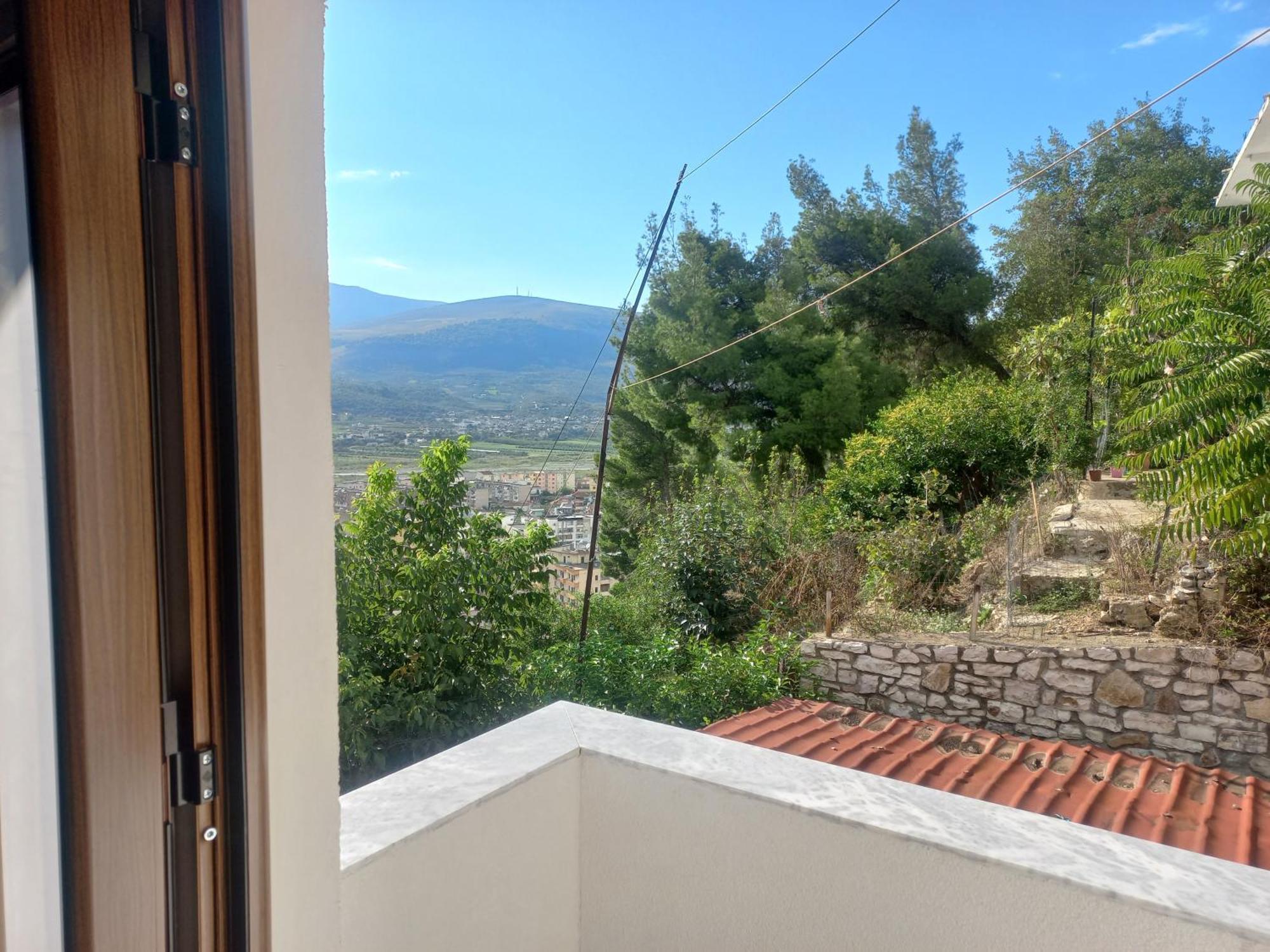 Vila Toska Berat Exteriér fotografie